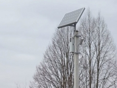 У місті на Кіровоградщині почали встановлювати вуличні ліхтарі із сонячними панелями